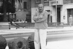 1966, Ideo Pantaleoni ad Albisola con sculture di Lucio Fontana